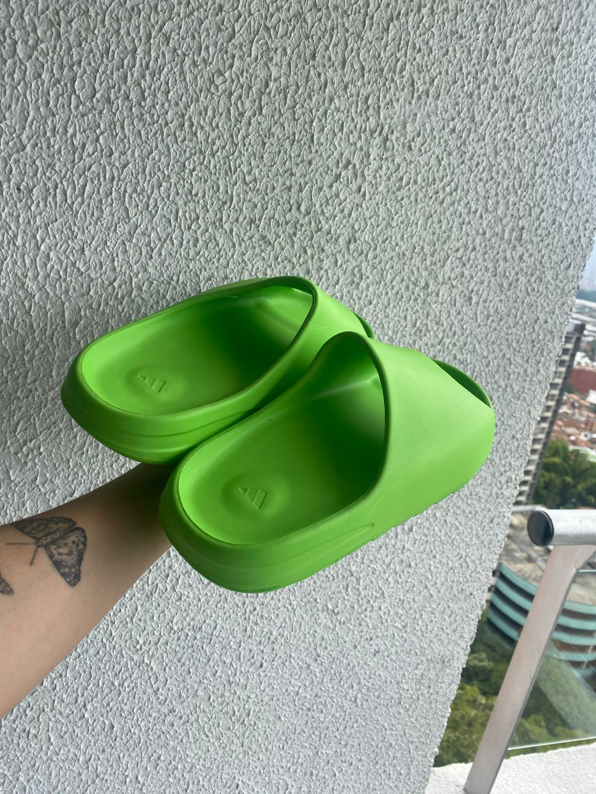 Sandalia Yeezy Slide 🎁